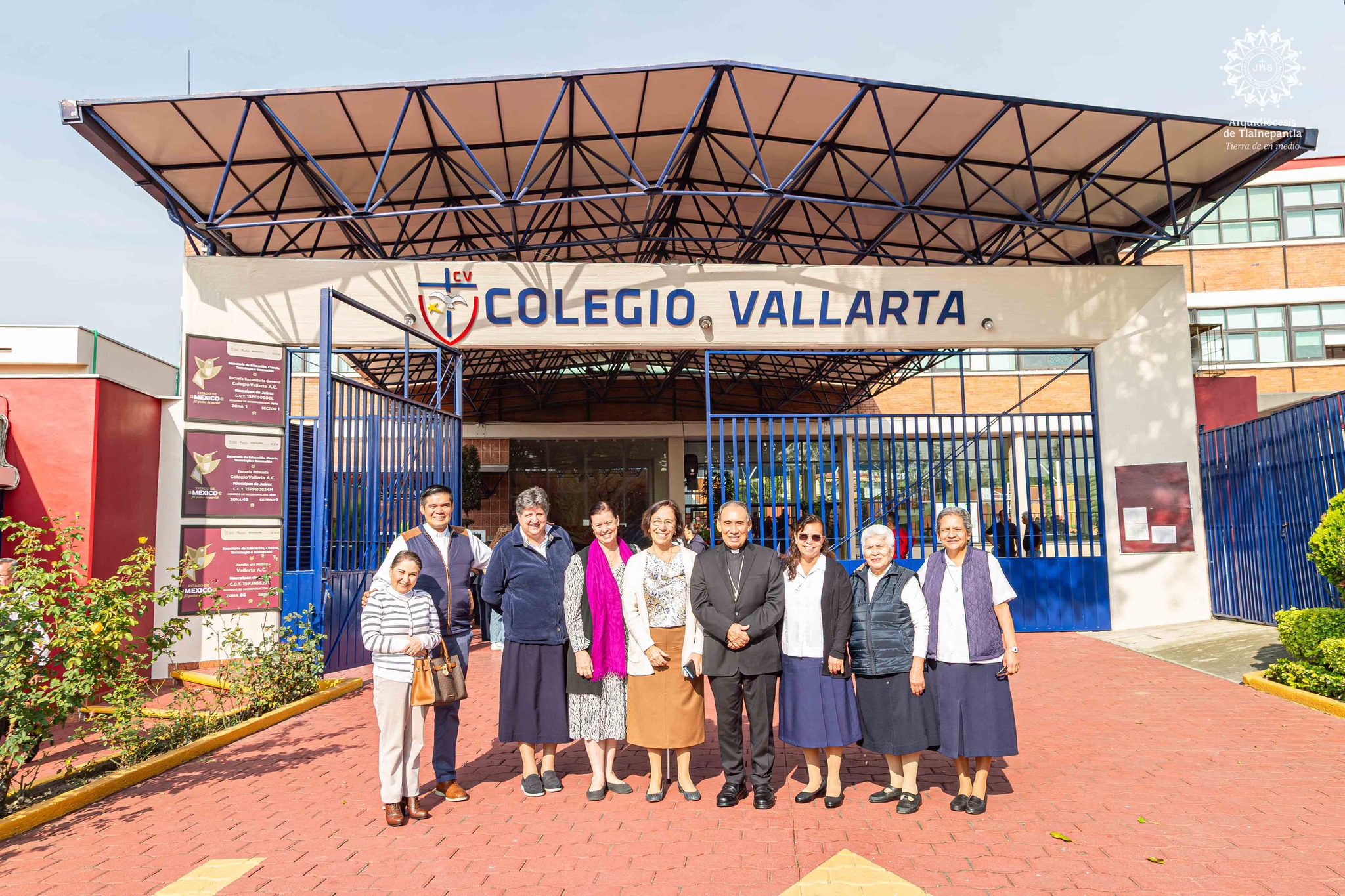 VISITA PASTORAL AL COLEGIO VALLARTA