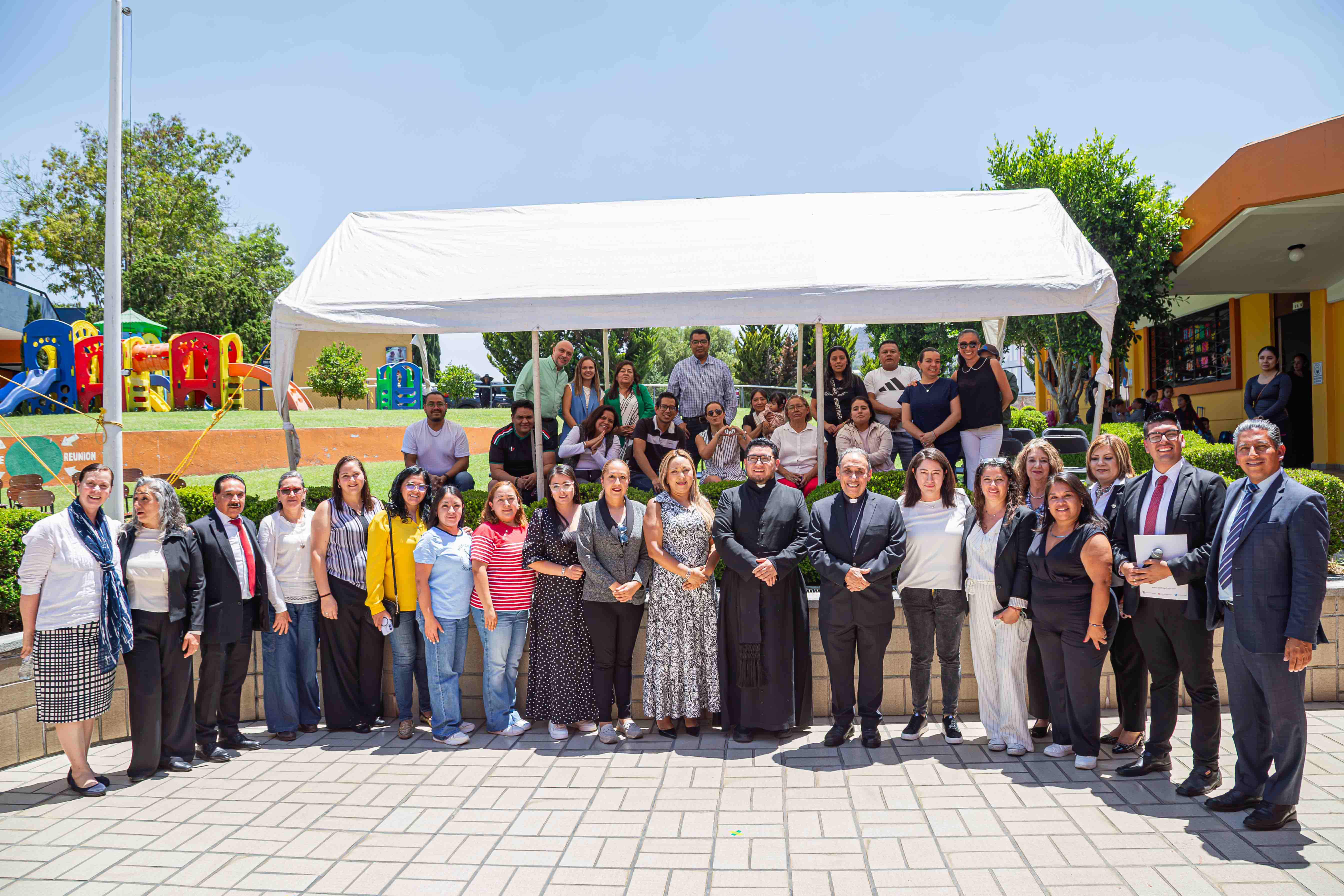 VISITA PASTORAL AL INSTITUTO PEDREGAL