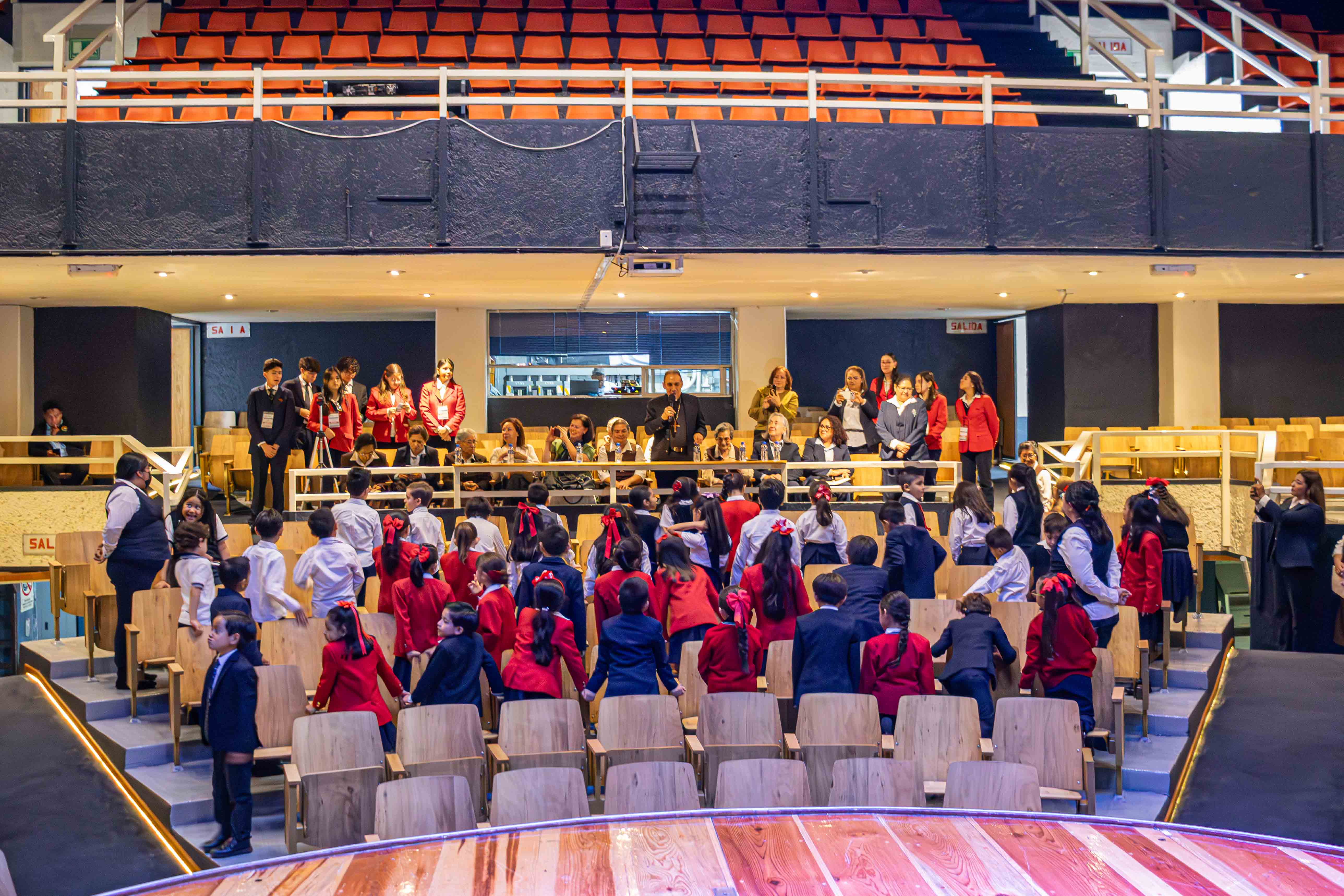 VISITA PASTORAL AL INSTITUTO CULTURAL SUCRE