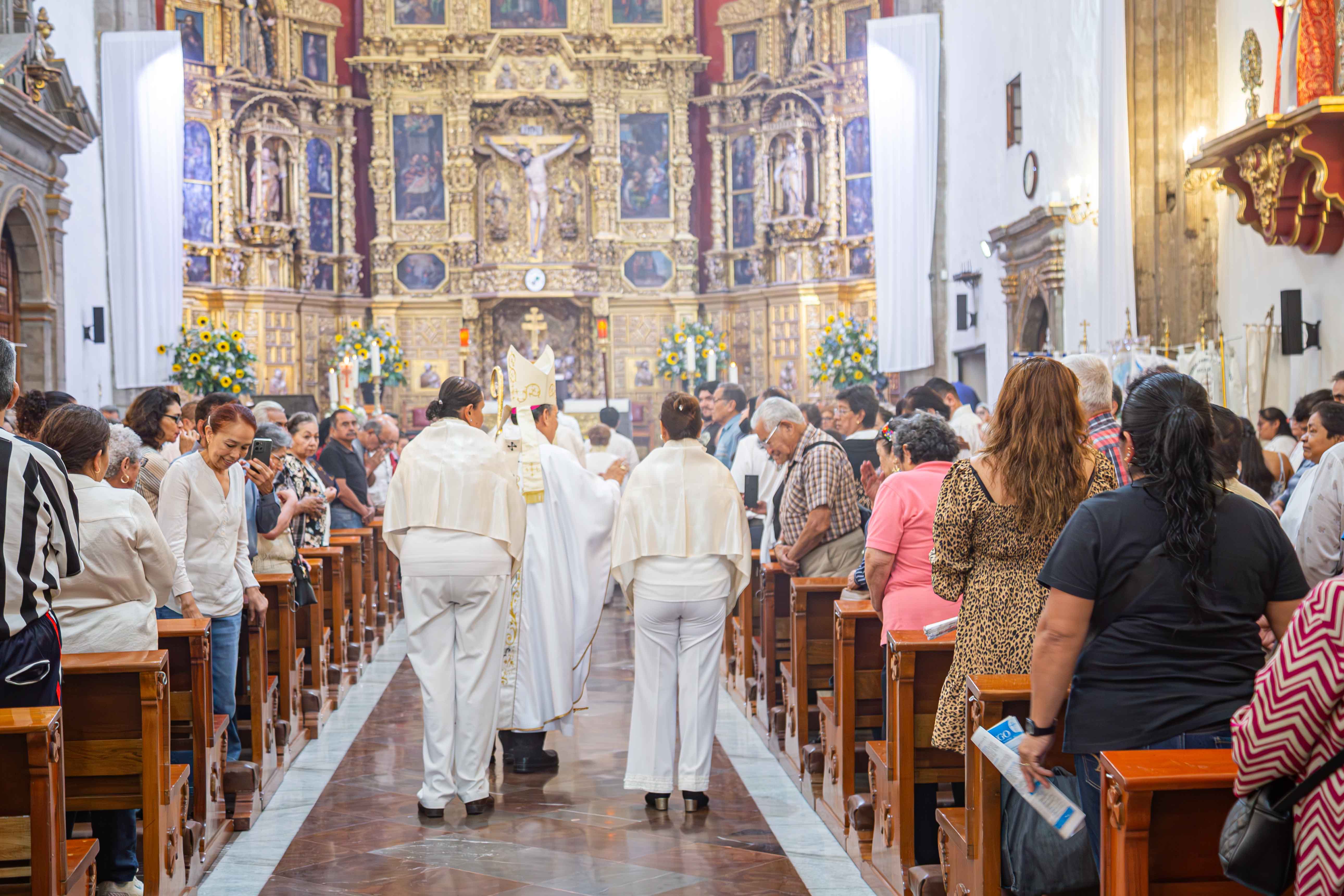 HOMILÍA EN EL V DOMINGO DE PASCUA